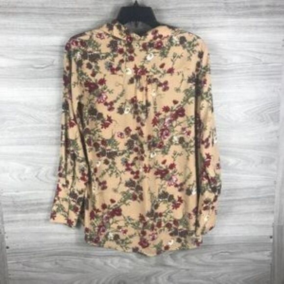 Pleione Pleated Back Chiffon Hi-Lo Blouse - Picture 2 of 3